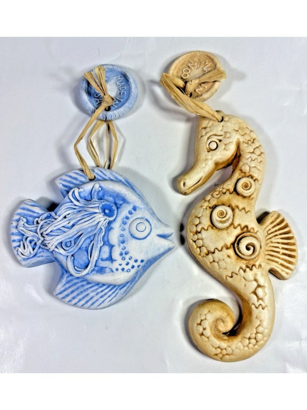 Beachcomber Pottery Noosa Beige Seahorse Blue Fish Bathroom Wall Art Figure 1995